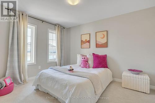 206 Cubitt Street, Clearview, ON - Indoor Photo Showing Bedroom