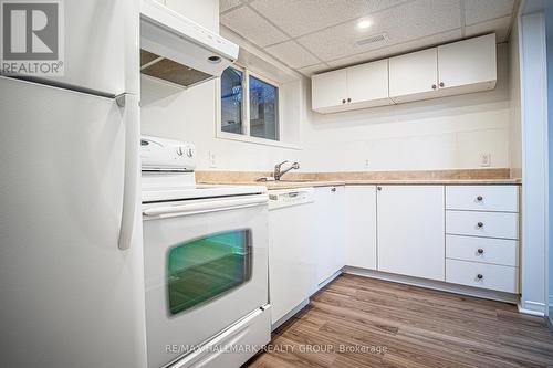 359 Nagel Avenue, Ottawa, ON - Indoor Photo Showing Kitchen