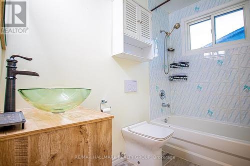 359 Nagel Avenue, Ottawa, ON - Indoor Photo Showing Bathroom