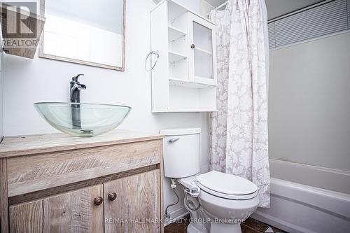 B - 359 Nagel Avenue, Ottawa, ON - Indoor Photo Showing Bathroom