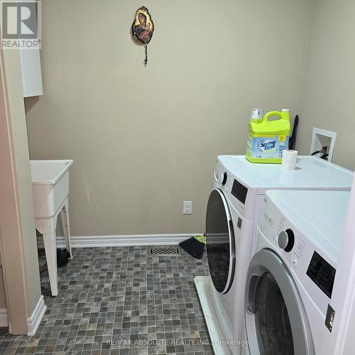 A - 3038 Freshwater Way W, Ottawa, ON - Indoor Photo Showing Laundry Room