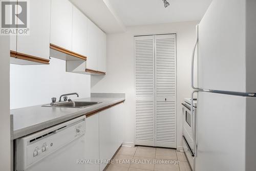 106 - 202 Hinchey Avenue, Ottawa, ON - Indoor Photo Showing Kitchen