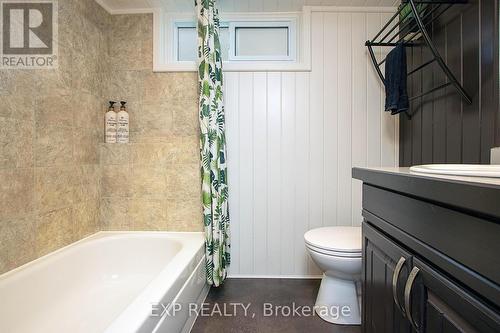 25 Demeyere Avenue, Tillsonburg, ON - Indoor Photo Showing Bathroom