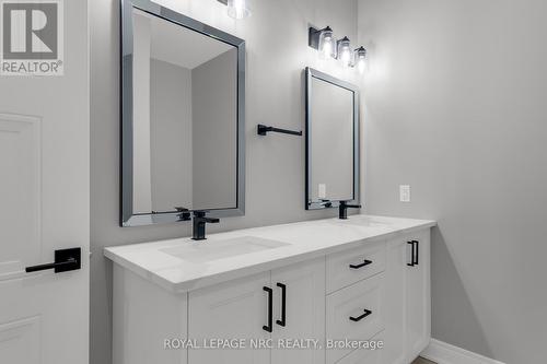 265 Lancaster Drive, Port Colborne, ON - Indoor Photo Showing Bathroom