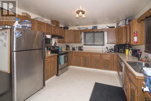 2138 Clarke Avenue, Merritt, BC - Indoor Photo Showing Kitchen With Double Sink