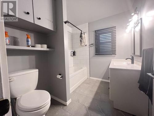 2138 Clarke Avenue, Merritt, BC - Indoor Photo Showing Bathroom