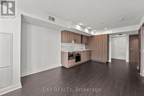 1115 - 19 Bathurst Street, Toronto, ON - Indoor