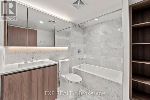 1115 - 19 Bathurst Street, Toronto, ON - Indoor Photo Showing Bathroom