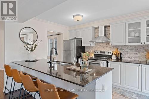 130 Grenadine Street, Ottawa, ON - Indoor Photo Showing Kitchen With Upgraded Kitchen