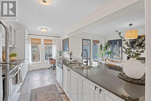 130 Grenadine Street, Ottawa, ON - Indoor Photo Showing Kitchen With Double Sink With Upgraded Kitchen