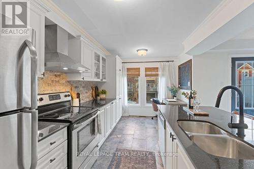 130 Grenadine Street, Ottawa, ON - Indoor Photo Showing Kitchen With Double Sink With Upgraded Kitchen