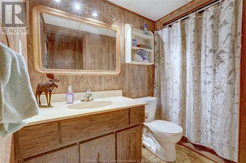 9630 Walker Road, Mcgregor, ON - Indoor Photo Showing Bathroom