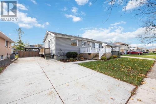 1069 Connaught Crescent, Sarnia, ON - Outdoor