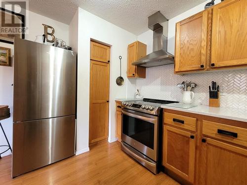 750 75Th Avenue, Grand Forks, BC - Indoor Photo Showing Kitchen