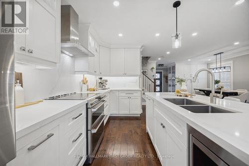 821 Red Maple Court, Whitby, ON - Indoor Photo Showing Kitchen With Double Sink With Upgraded Kitchen