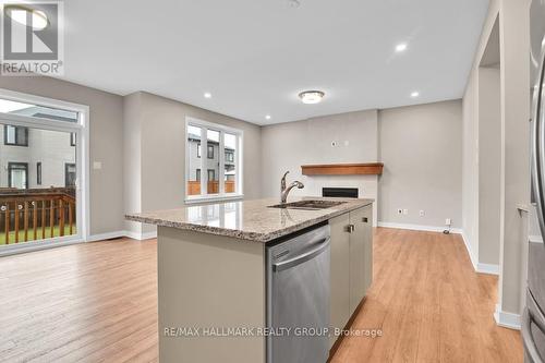 804 Sendero Way, Ottawa, ON - Indoor Photo Showing Kitchen