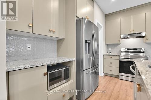 804 Sendero Way, Ottawa, ON - Indoor Photo Showing Kitchen With Upgraded Kitchen