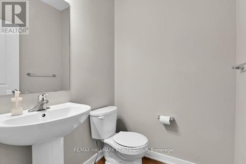 804 Sendero Way, Ottawa, ON - Indoor Photo Showing Bathroom