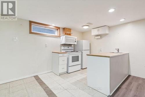 1932 Marquis Avenue, Ottawa, ON - Indoor Photo Showing Kitchen