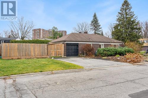 1932 Marquis Avenue, Ottawa, ON - Outdoor