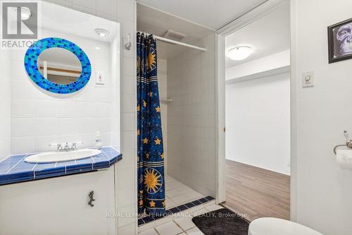 1932 Marquis Avenue, Ottawa, ON - Indoor Photo Showing Bathroom