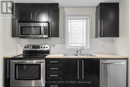 835 Percifor Way, Ottawa, ON - Indoor Photo Showing Kitchen With Double Sink