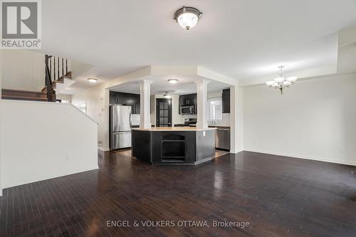 835 Percifor Way, Ottawa, ON - Indoor Photo Showing Kitchen