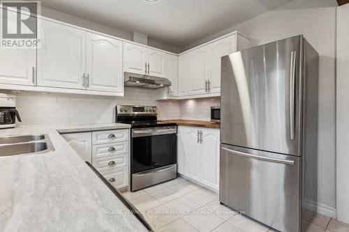 972 Harkness Avenue, Ottawa, ON - Indoor Photo Showing Kitchen With Double Sink