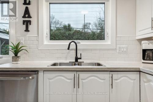 972 Harkness Avenue, Ottawa, ON - Indoor Photo Showing Kitchen With Double Sink