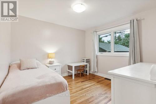 972 Harkness Avenue, Ottawa, ON - Indoor Photo Showing Bedroom