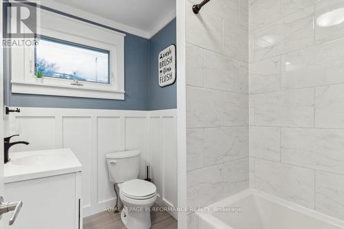 972 Harkness Avenue, Ottawa, ON - Indoor Photo Showing Bathroom