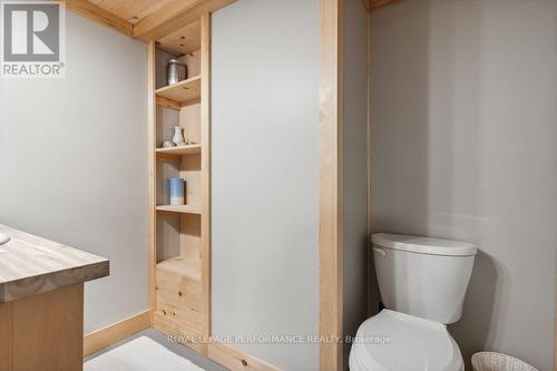 972 Harkness Avenue, Ottawa, ON - Indoor Photo Showing Bathroom