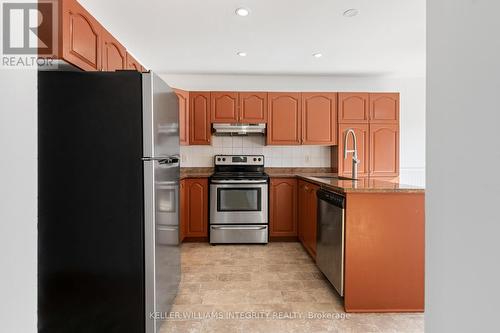 2112 Gardenway Drive, Ottawa, ON - Indoor Photo Showing Kitchen