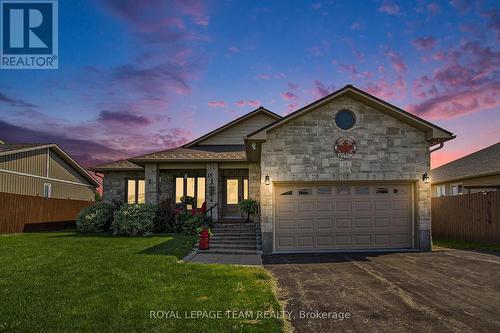 15 Wintonia Drive, North Dundas, ON - Outdoor