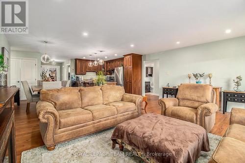 15 Wintonia Drive, North Dundas, ON - Indoor Photo Showing Living Room