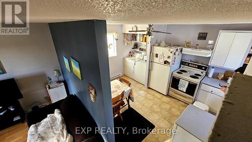 150-152 Regent Street, Prescott And Russell, ON - Indoor Photo Showing Kitchen