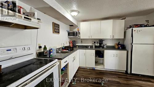 150-152 Regent Street, Prescott And Russell, ON - Indoor Photo Showing Kitchen