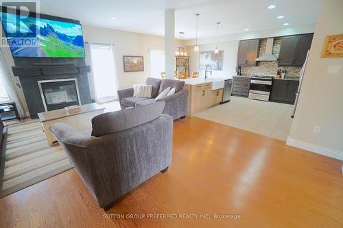 599 Garibaldi Avenue, London, ON - Indoor With Fireplace