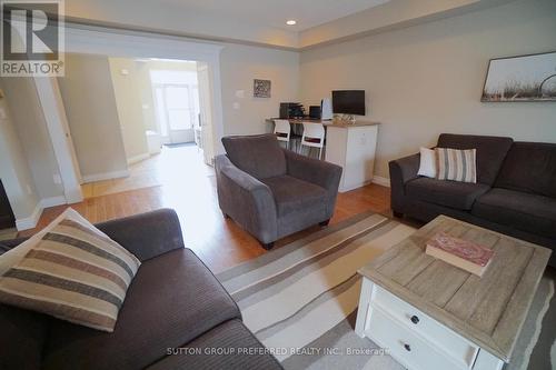 599 Garibaldi Avenue, London, ON - Indoor Photo Showing Living Room