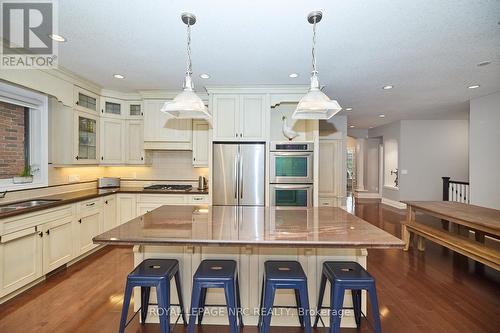 8 Timmsdale Crescent, Pelham (662 - Fonthill), ON - Indoor Photo Showing Kitchen With Stainless Steel Kitchen With Upgraded Kitchen