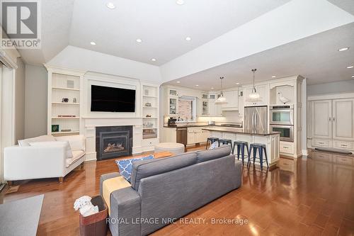 8 Timmsdale Crescent, Pelham (662 - Fonthill), ON - Indoor Photo Showing Living Room With Fireplace