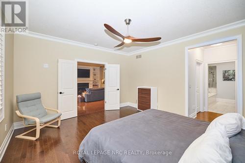 8 Timmsdale Crescent, Pelham (662 - Fonthill), ON - Indoor Photo Showing Bedroom