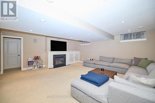 8 Timmsdale Crescent, Pelham (662 - Fonthill), ON - Indoor Photo Showing Living Room With Fireplace