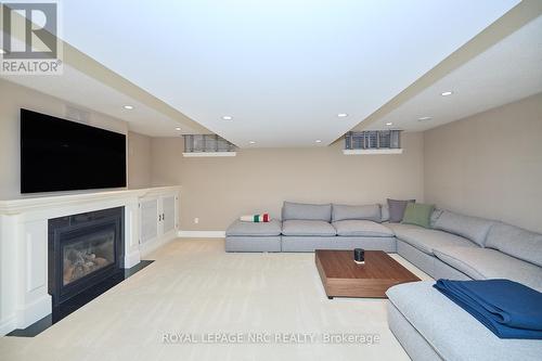 8 Timmsdale Crescent, Pelham (662 - Fonthill), ON - Indoor Photo Showing Living Room With Fireplace