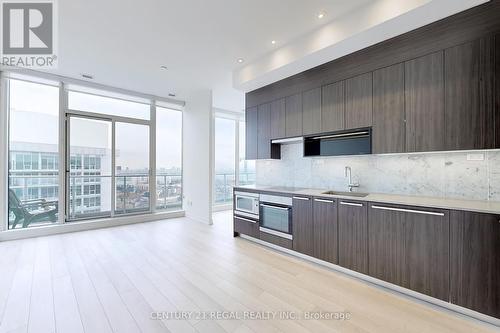 Ph02 - 115 Mcmahon Drive, Toronto, ON - Indoor Photo Showing Kitchen With Upgraded Kitchen