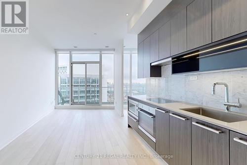 Ph02 - 115 Mcmahon Drive, Toronto, ON - Indoor Photo Showing Kitchen With Upgraded Kitchen