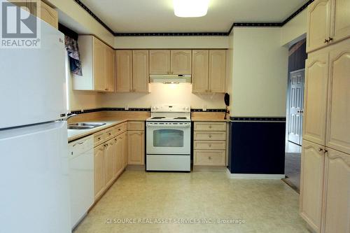 4 Algonquin Trail, Clarington, ON - Indoor Photo Showing Kitchen With Double Sink