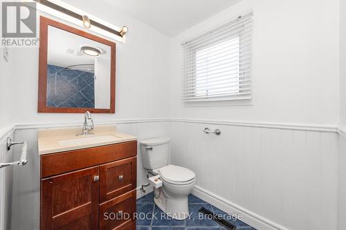 904 Smyth Road, Ottawa, ON - Indoor Photo Showing Bathroom