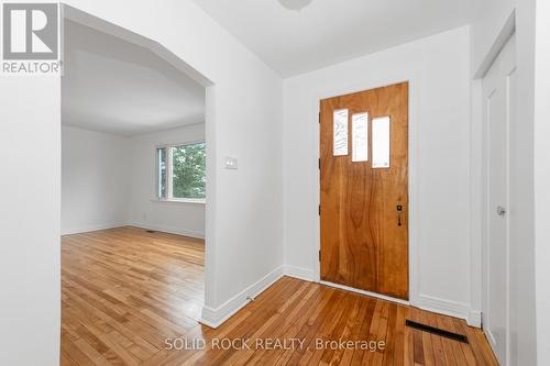 904 Smyth Road, Ottawa, ON - Indoor Photo Showing Other Room