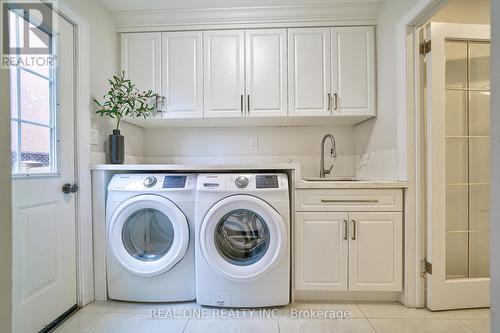 1175 Old Abbey Lane, Oakville, ON - Indoor Photo Showing Laundry Room